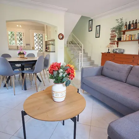 Al Zur By Interhome